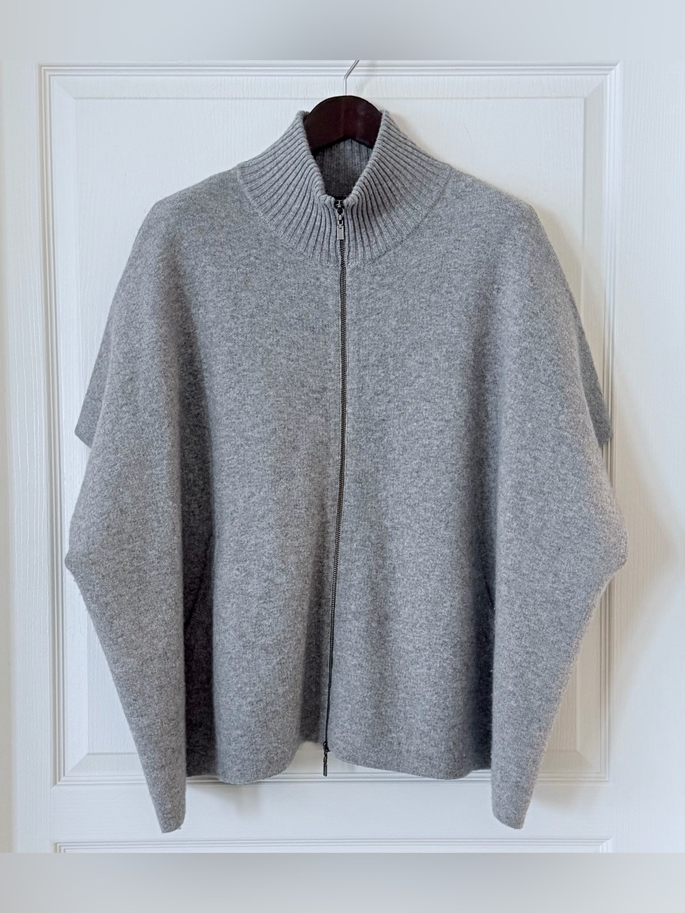 Kinross Wool/Cashmere Light Gray Zip-Front Cardigan